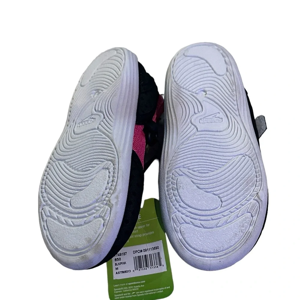 Speedo‎ Mary Jane Water Shoes Black with pink trim medium (7-8) NWT